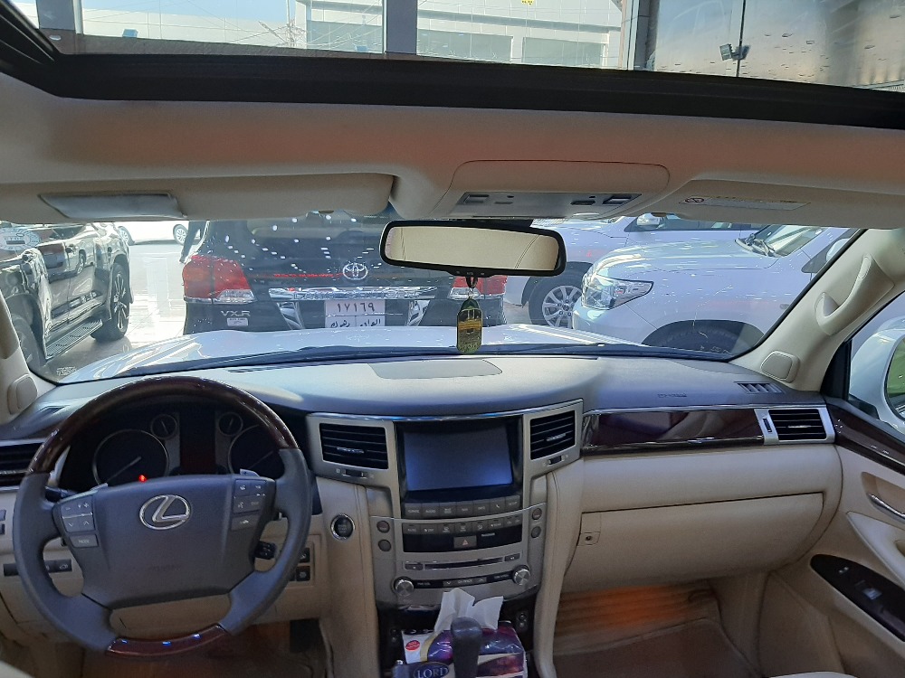 لكزس LX